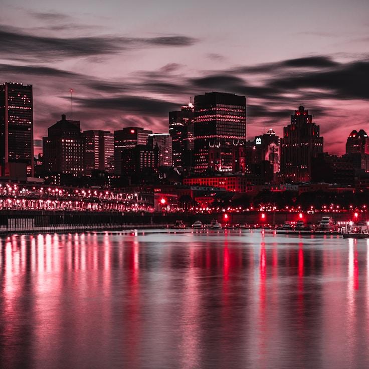 Parents evaluating schools in Portugal